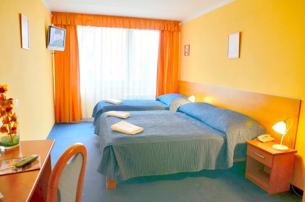 Hotel Bridge, Praha Černý Most