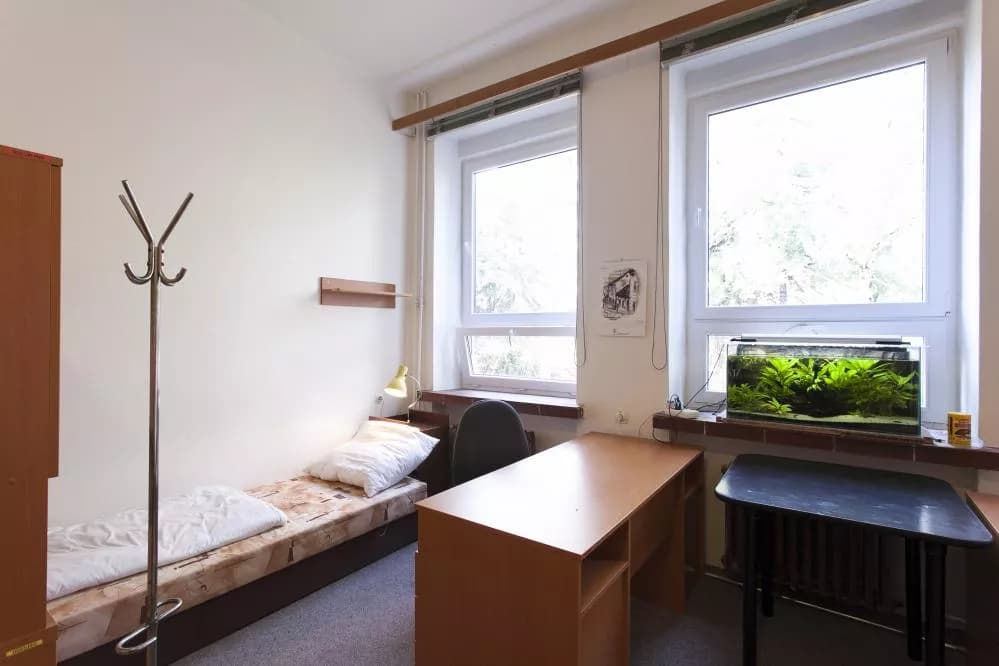 Hostel - areál UK FTVS, Praha Veleslavín