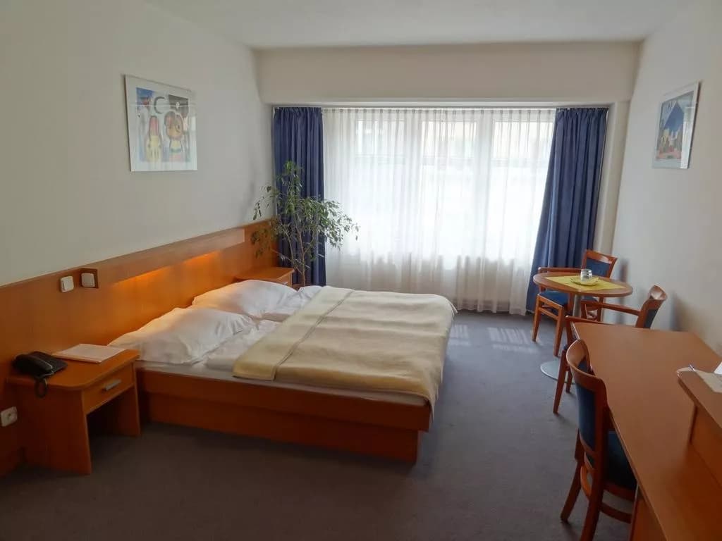 Hotel INOS, Prag Nusle