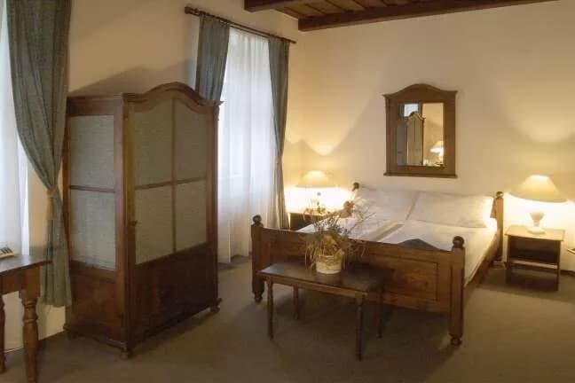 Hotel U Kříže, Praha Malá Strana