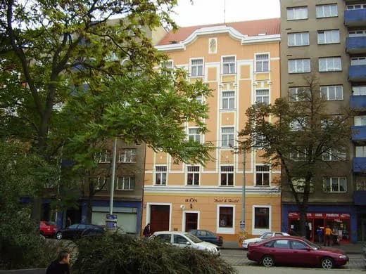 LEON Hotel, Praga Holešovice