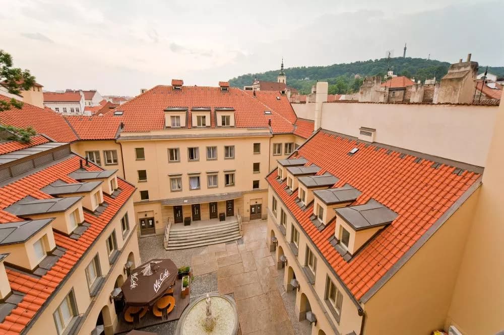 Merchant's Avenue, Praha Malá Strana