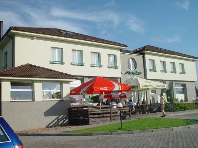 Hotel Mondeo, Prag Dolní Měcholupy