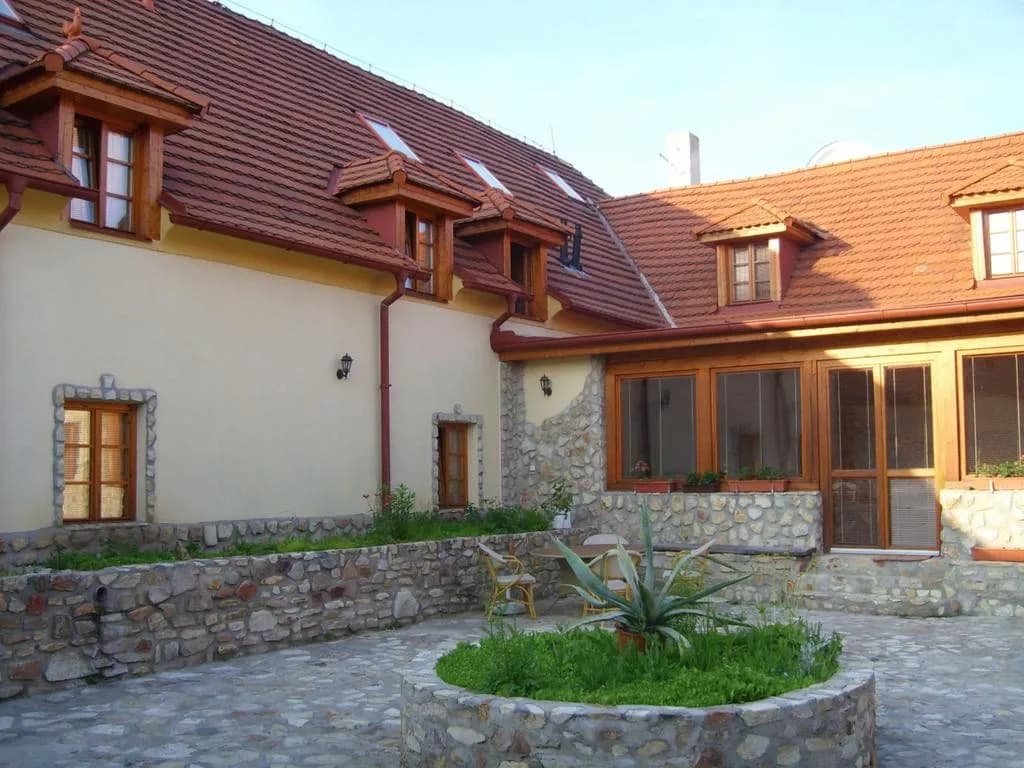 HOTEL BELLA, Praga Hloubětín
