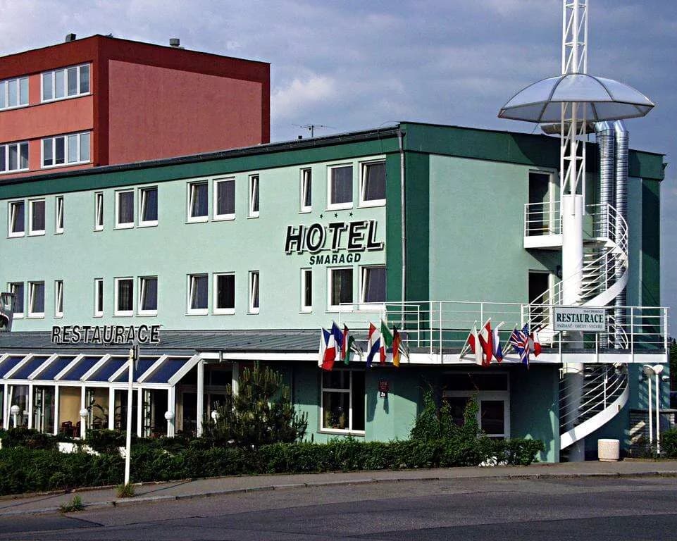 Hotel Smaragd, Praga Hlubočepy