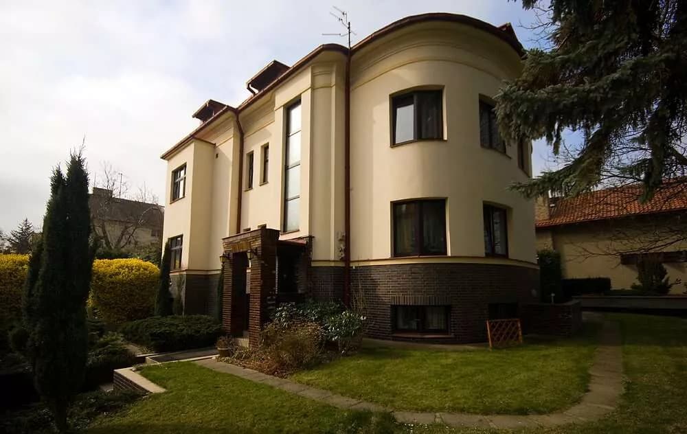Garni Hotel Vila Polní, Prag Břevnov