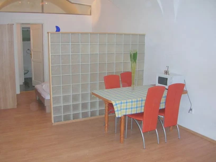 Apartment House Vlasska, Praha Malá Strana
