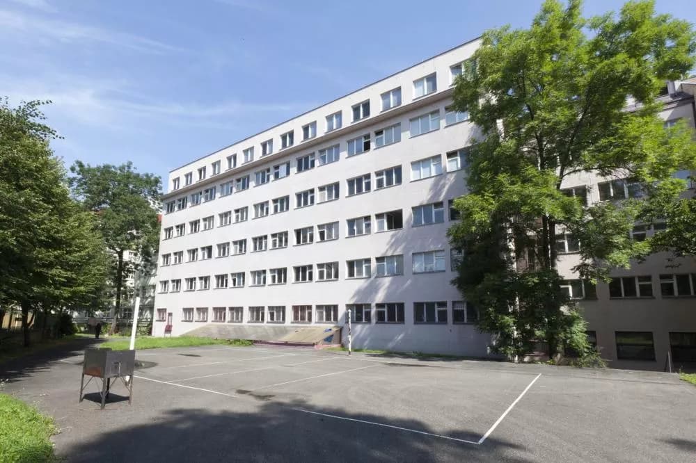 VŠ kolej Sinkule, Praga Dejvice